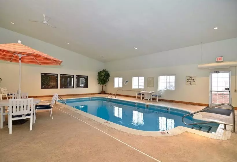 Отель Best Western Plus University Park Inn & Suites