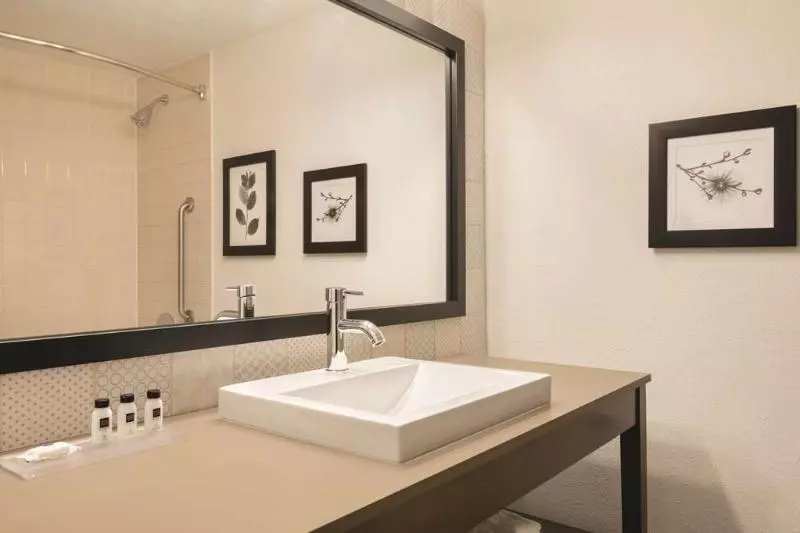 فندق Country Inn & Suites By Radisson, Fergus Falls, Mn