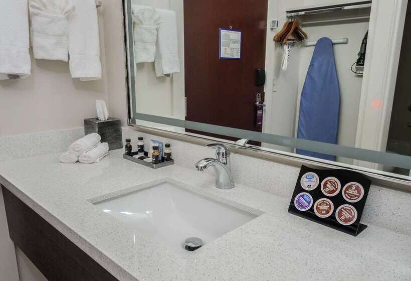 בית מלון כפרי Hom, A Trademark Collection