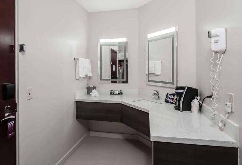 בית מלון כפרי Hom, A Trademark Collection