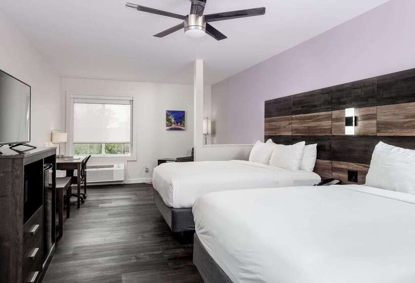 בית מלון כפרי Hom, A Trademark Collection