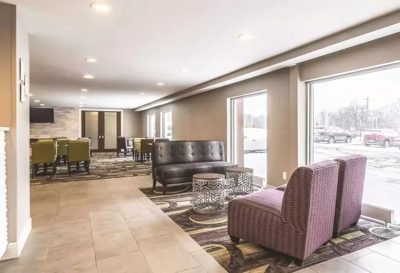 호텔 La Quinta By Wyndham Cleveland Airport North