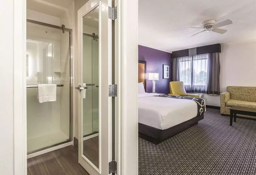 호텔 La Quinta By Wyndham Cleveland Airport North