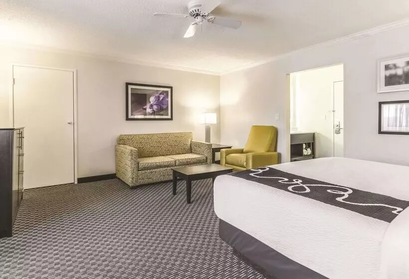 호텔 La Quinta By Wyndham Cleveland Airport North