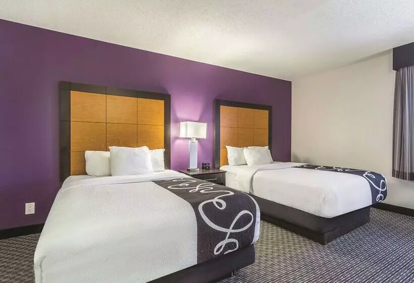 호텔 La Quinta By Wyndham Cleveland Airport North