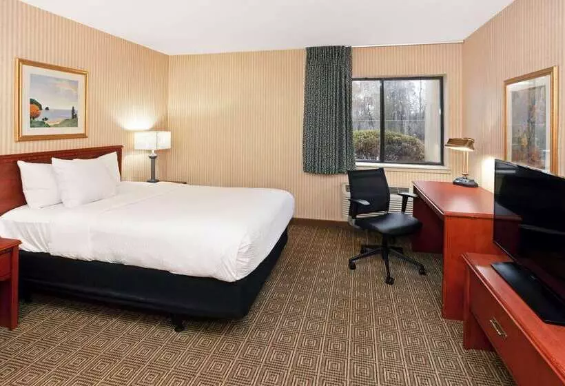 Отель La Quinta By Wyndham Stevens Point