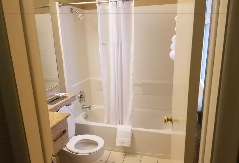 هتل Quality Inn Poughkeepsie