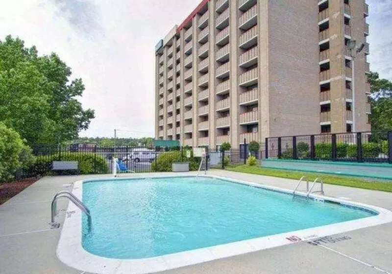 هتل Rodeway Inn & Suites