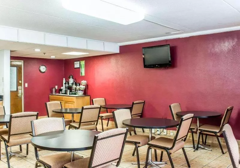 هتل Rodeway Inn & Suites