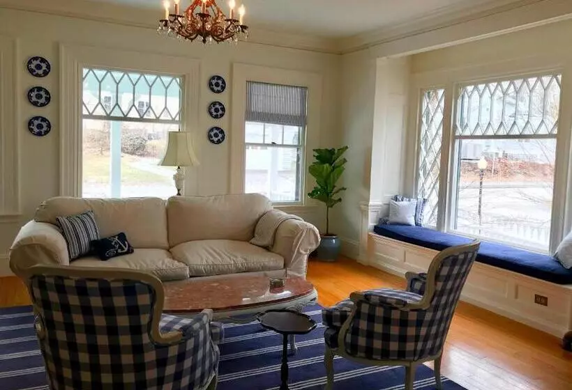 Отель The Belmont Inn