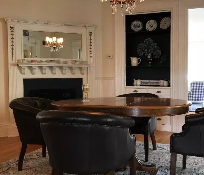 Отель The Belmont Inn