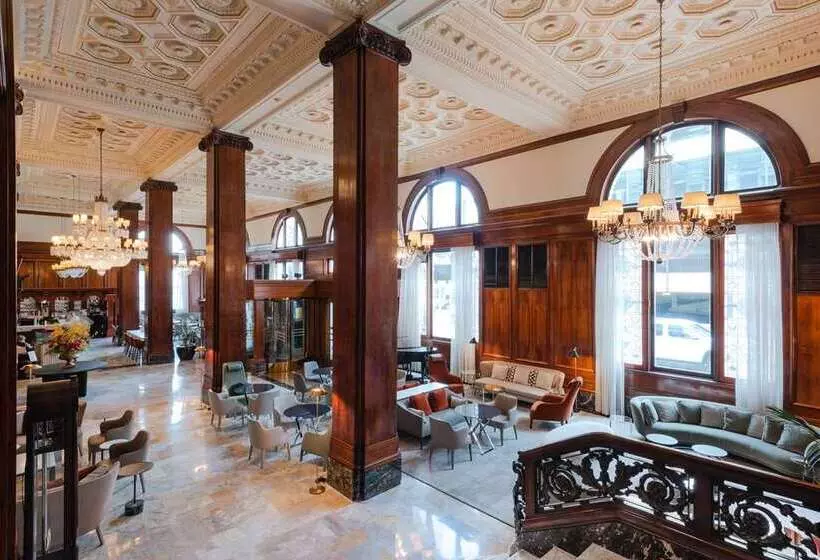 هتل The Benson Portland, Curio Collection By Hilton