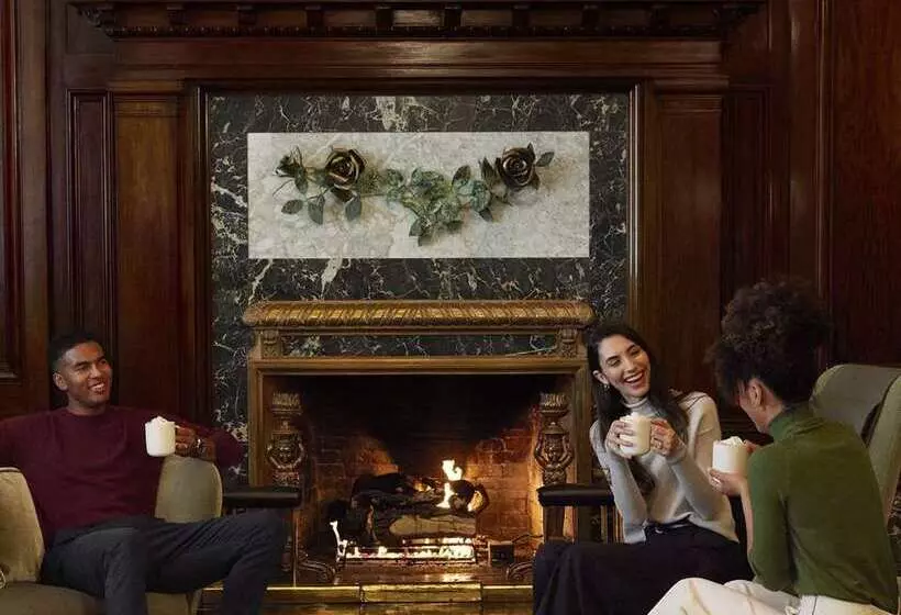 هتل The Benson Portland, Curio Collection By Hilton