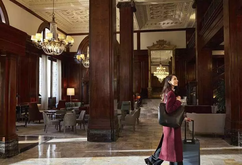 هتل The Benson Portland, Curio Collection By Hilton