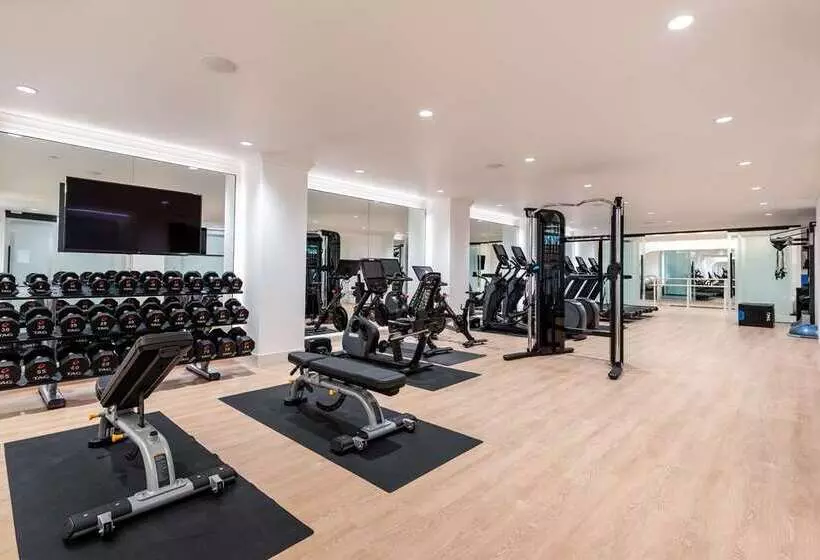 هتل The Benson Portland, Curio Collection By Hilton