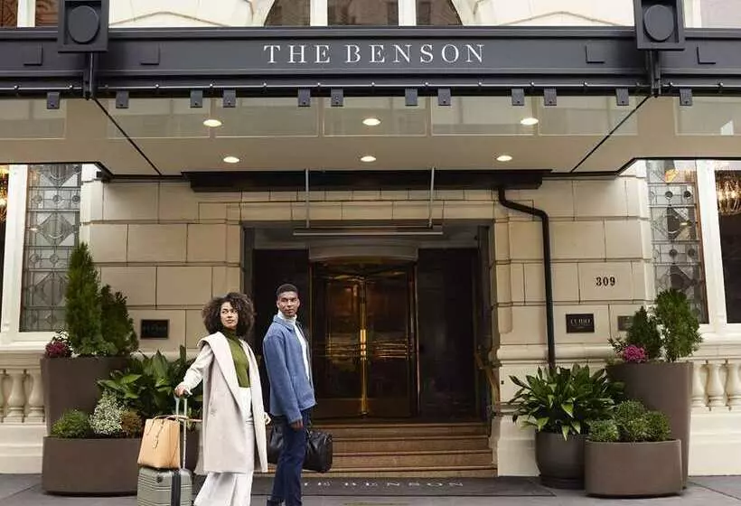 هتل The Benson Portland, Curio Collection By Hilton