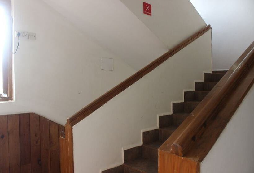 فندق Bardays Inn By Oyo Rooms