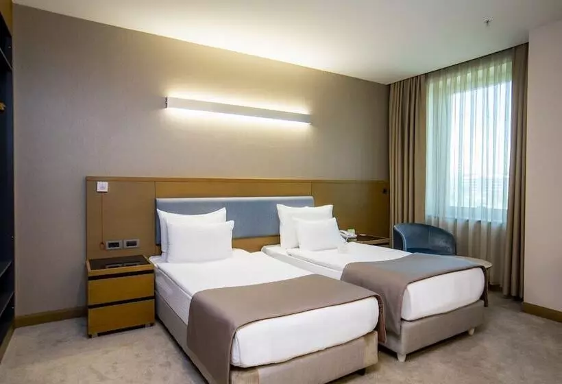 ホテル La Quinta By Wyndham Istanbul Gunesli