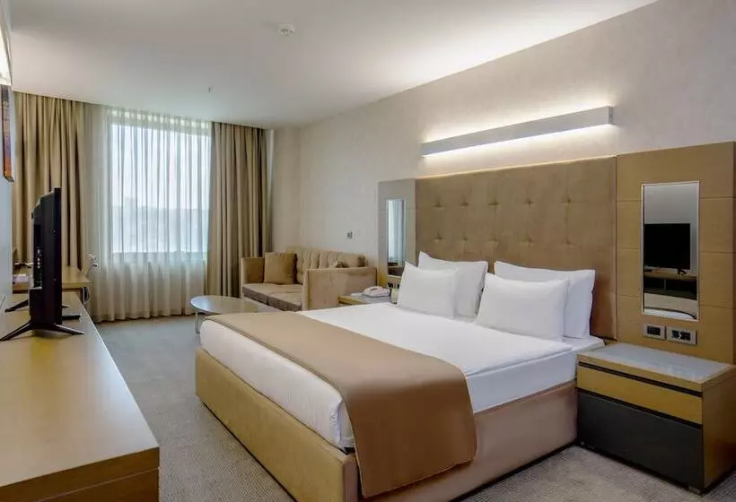 ホテル La Quinta By Wyndham Istanbul Gunesli