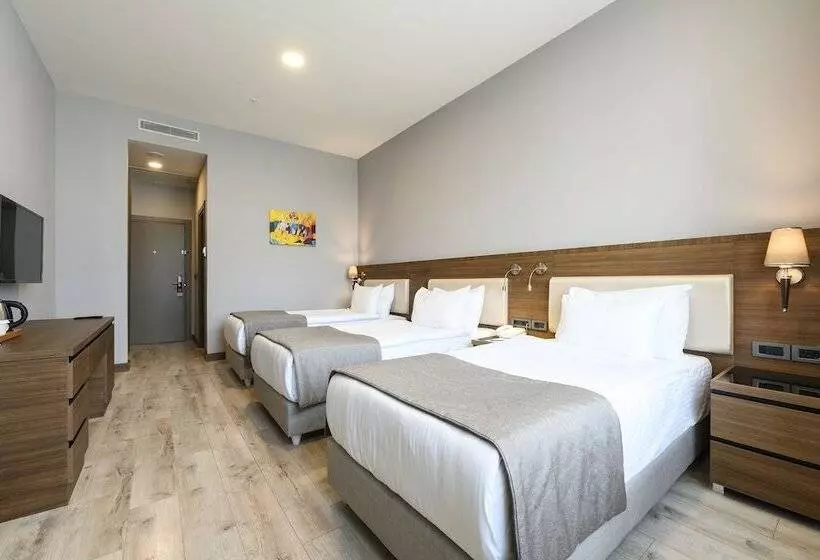 ホテル La Quinta By Wyndham Istanbul Gunesli