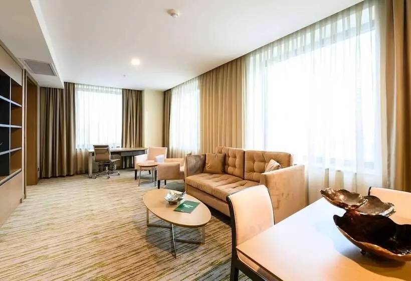 ホテル La Quinta By Wyndham Istanbul Gunesli