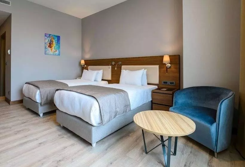 ホテル La Quinta By Wyndham Istanbul Gunesli