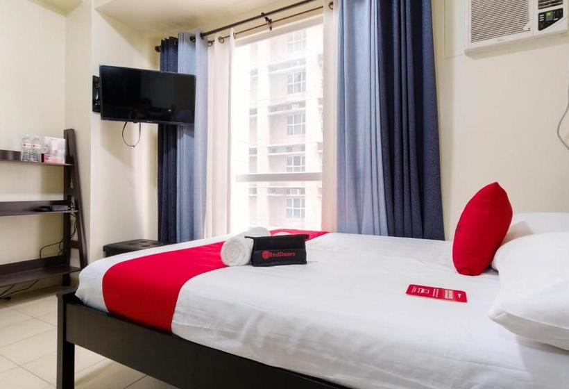 Hotel Reddoorz Plus @ Pioneer Woodlands Mandaluyong