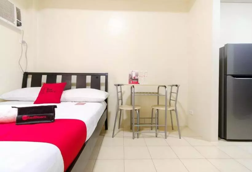 Hotelli Reddoorz Plus @ Pioneer Woodlands Mandaluyong