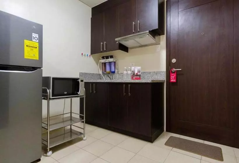 Hotelli Reddoorz Plus @ Pioneer Woodlands Mandaluyong