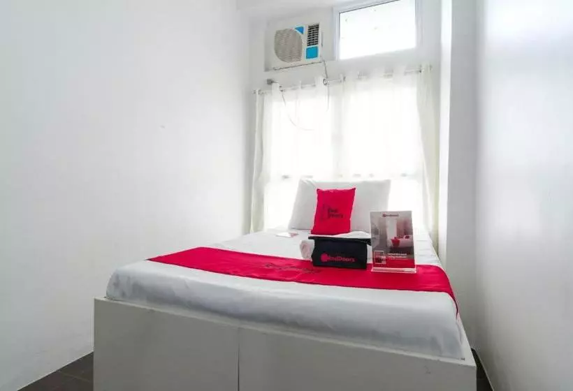 Hotelli Reddoorz Plus @ Pioneer Woodlands Mandaluyong