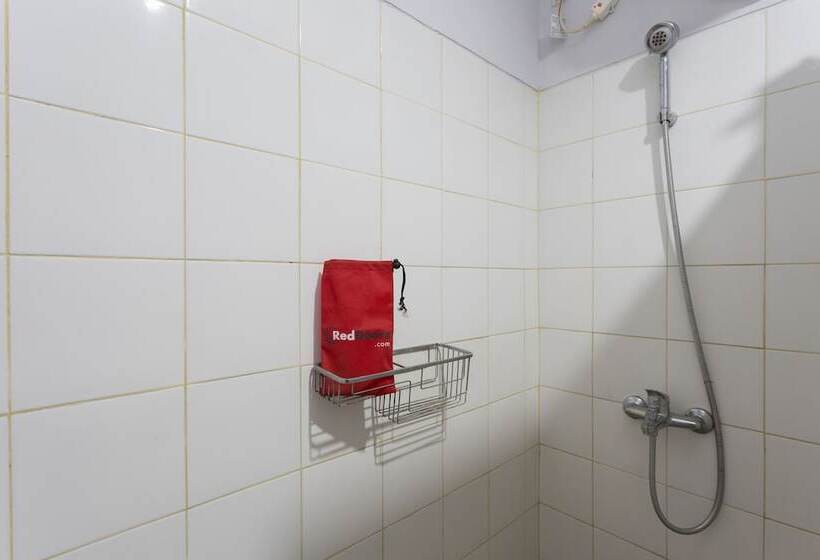 فندق Reddoorz Plus Near Cilandak Town Square 2