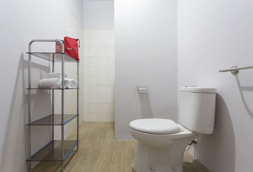 فندق Reddoorz Plus Near Cilandak Town Square 2