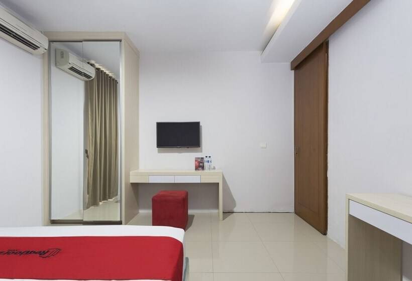فندق Reddoorz Plus Near Cilandak Town Square 2