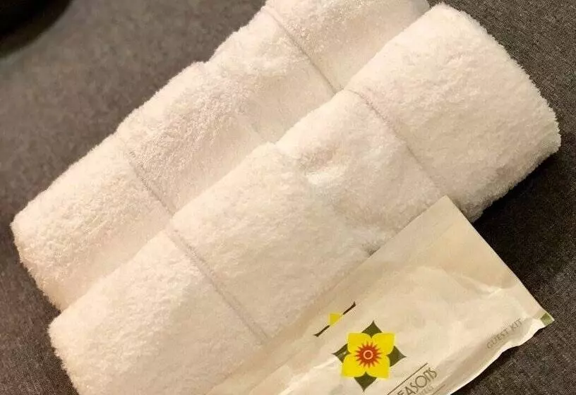 هتل Two Seasons Executive Suites