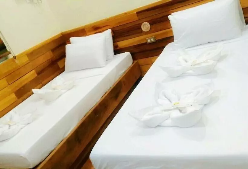 هتل Two Seasons Executive Suites