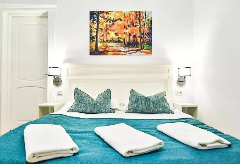 پانسیون Boutique Hotel Casa Medievala