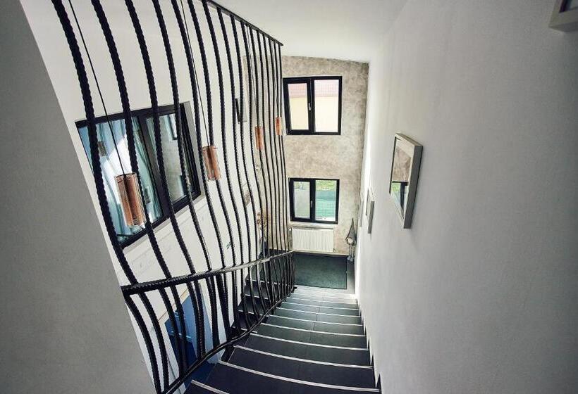 پانسیون Boutique Hotel Casa Medievala