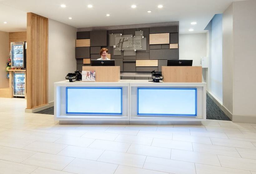 호텔 Holiday Inn Express & Suites   Murrieta, An Ihg