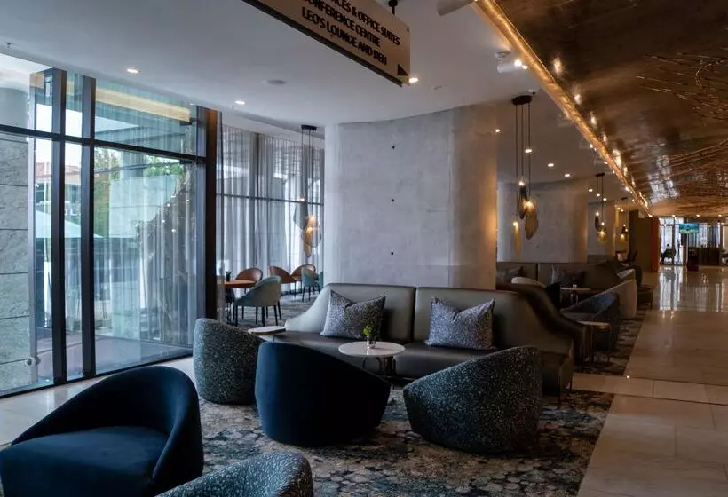 ホテル The Leonardo