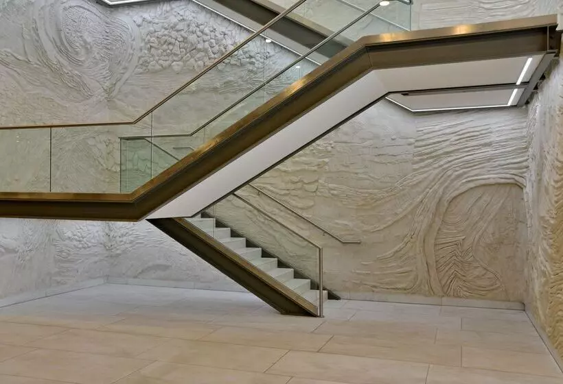 ホテル The Leonardo