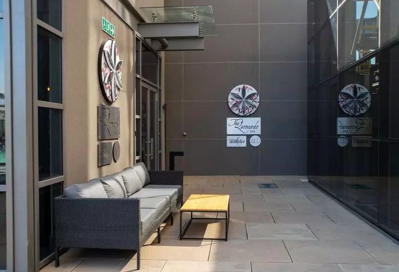 ホテル The Leonardo