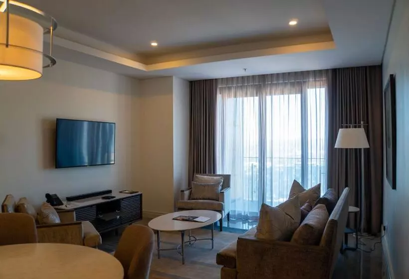 ホテル The Leonardo