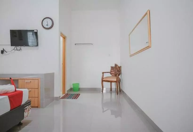 Majatalo Reddoorz Syariah Near Pahoman Stadium Lampung