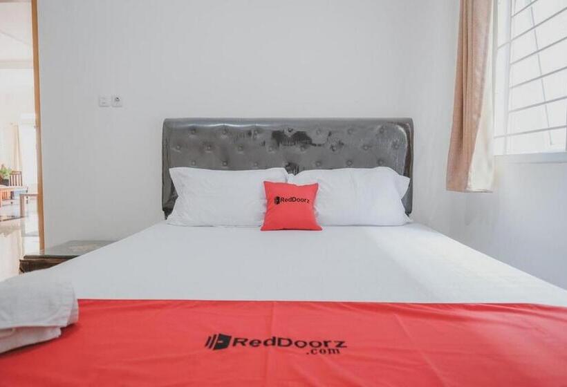 Пансион Reddoorz Syariah Near Pahoman Stadium Lampung