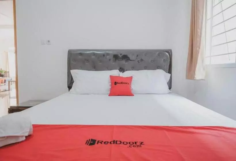 Majatalo Reddoorz Syariah Near Pahoman Stadium Lampung