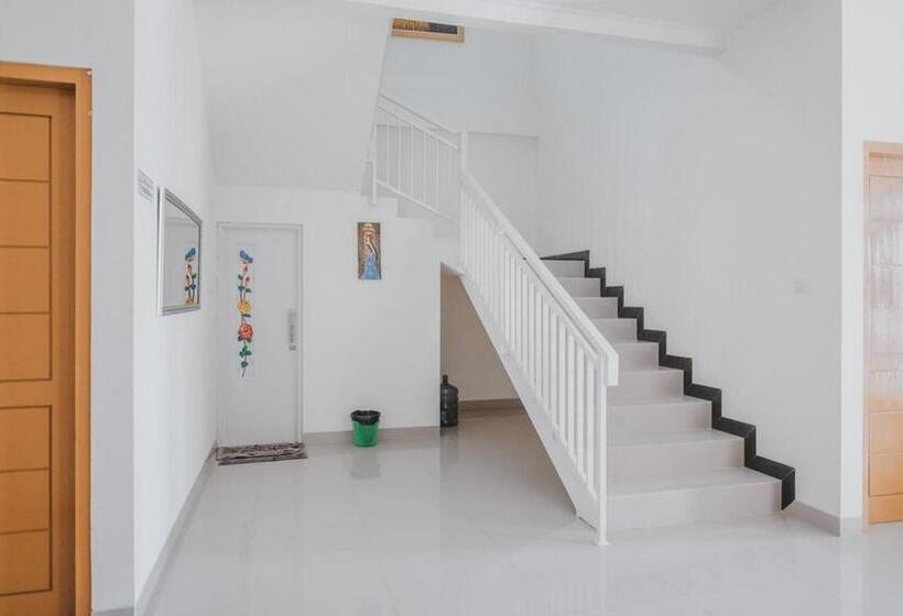 Пансион Reddoorz Syariah Near Pahoman Stadium Lampung