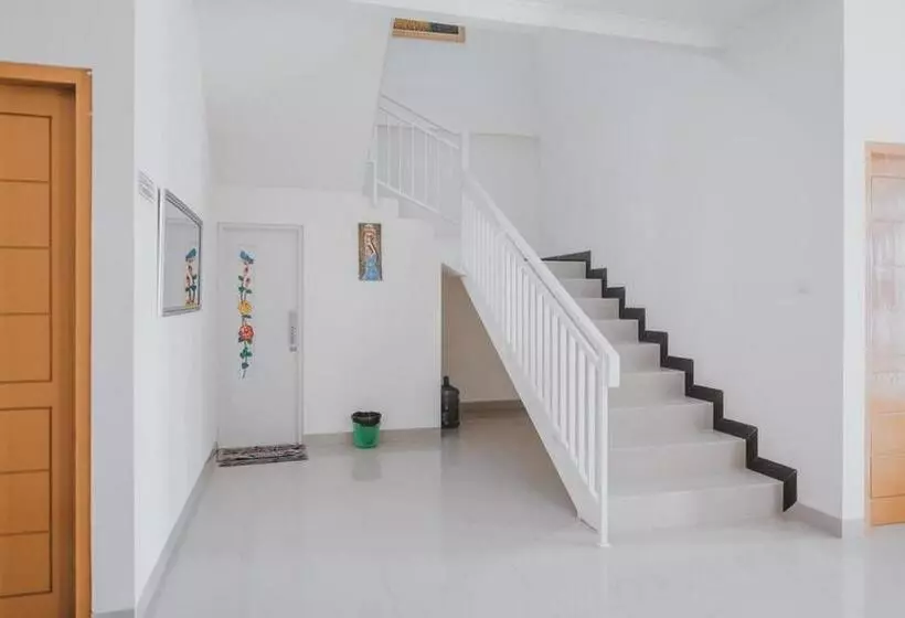 Majatalo Reddoorz Syariah Near Pahoman Stadium Lampung