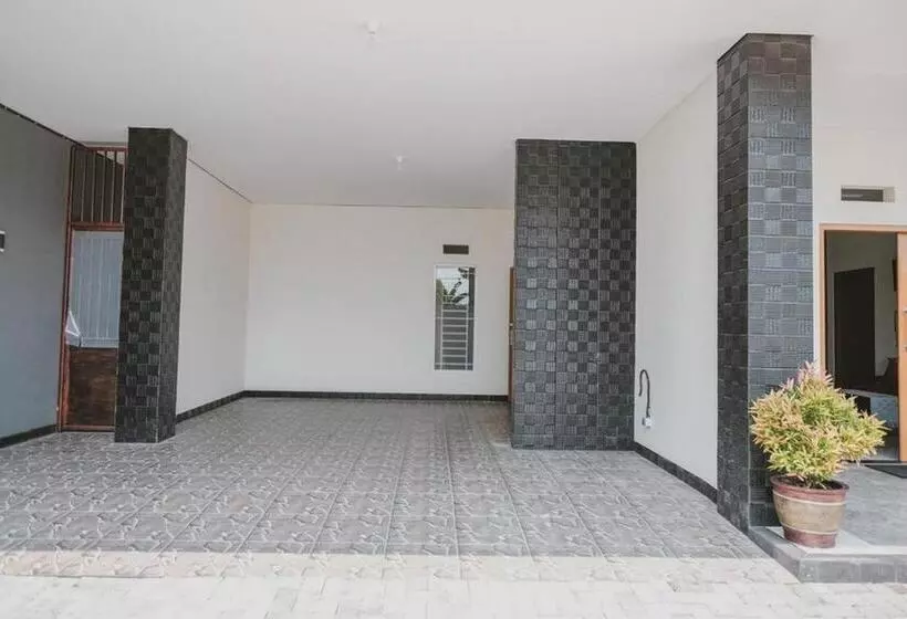 Majatalo Reddoorz Syariah Near Pahoman Stadium Lampung