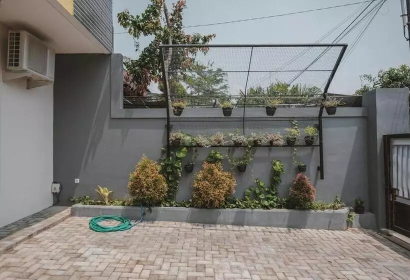 Majatalo Reddoorz Syariah Near Pahoman Stadium Lampung