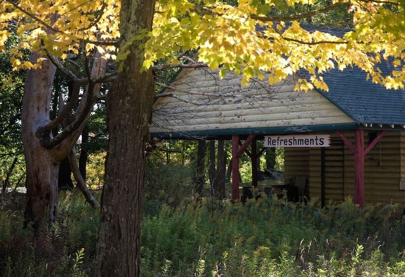 הוסטל The Old Catskill Game Farm Inn